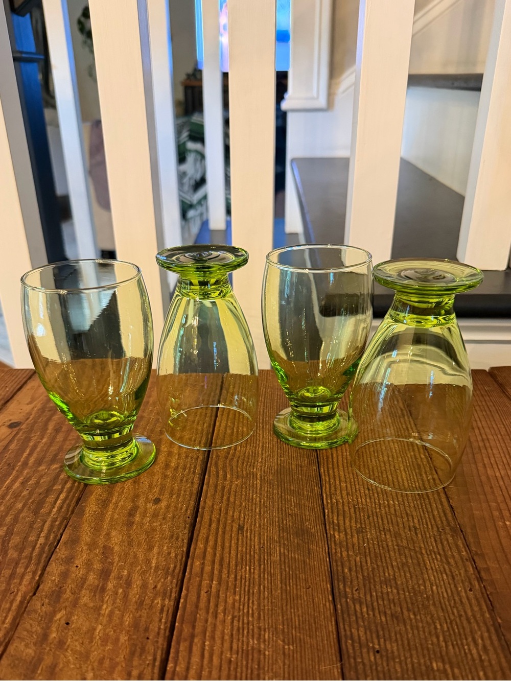 Set of 4 Vintage Green Glass Goblets - Picture 4 of 4